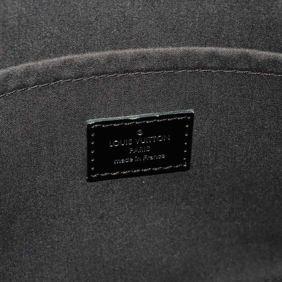 LOUIS VUITTON Black Leather Shoulder Bag - Picture 8 of 10